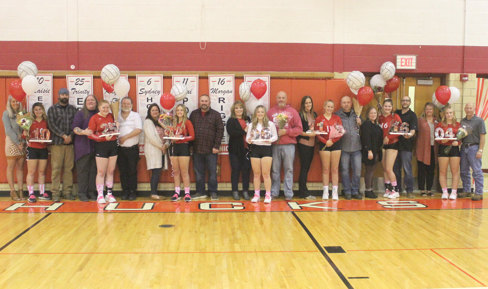 Lady Chucks volleyball honors seniors